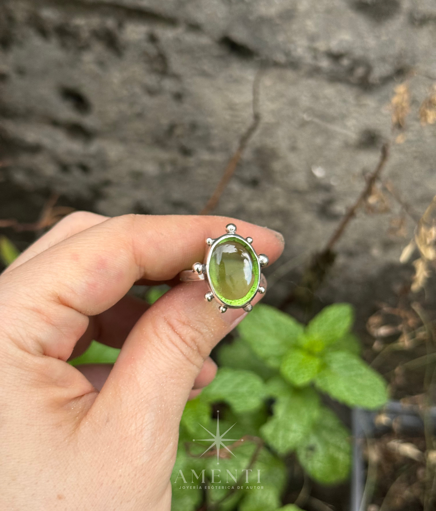 Anillo Solar de Peridoto