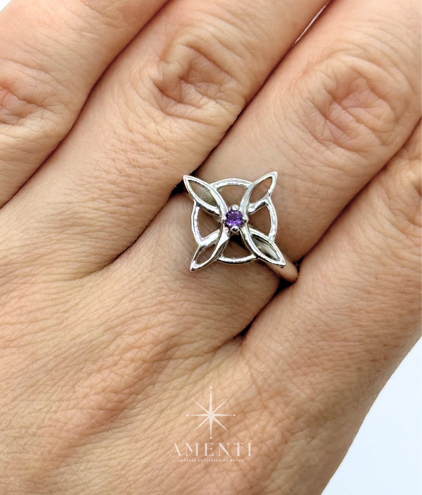Anillo Nudo de Bruja