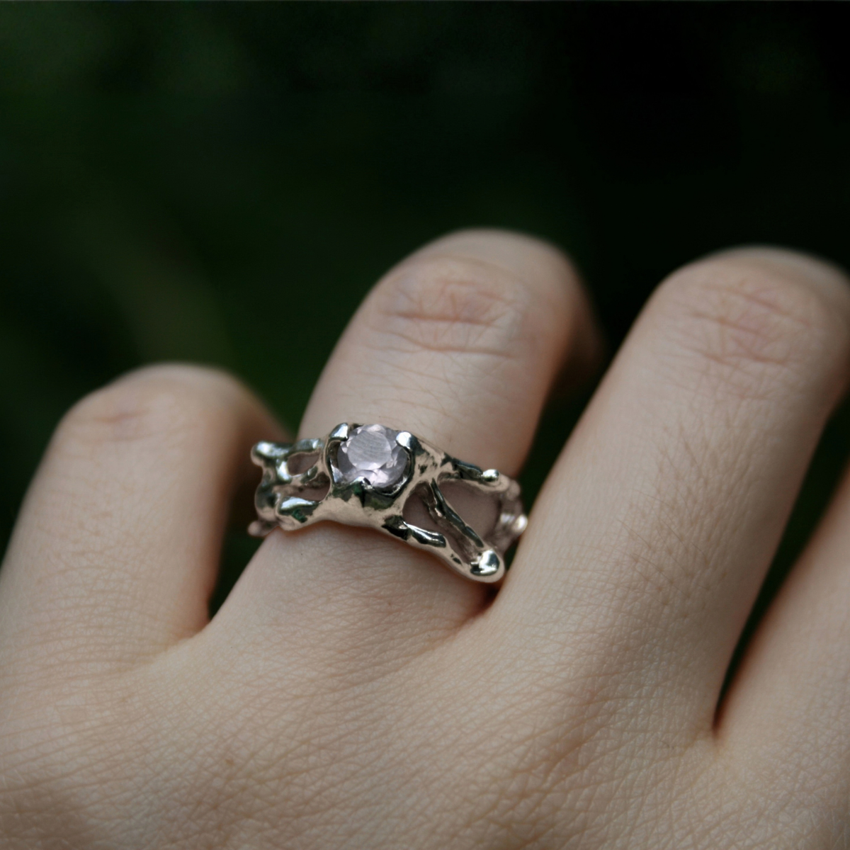 Anillo natal de Tauro- Cuarzo rosa
