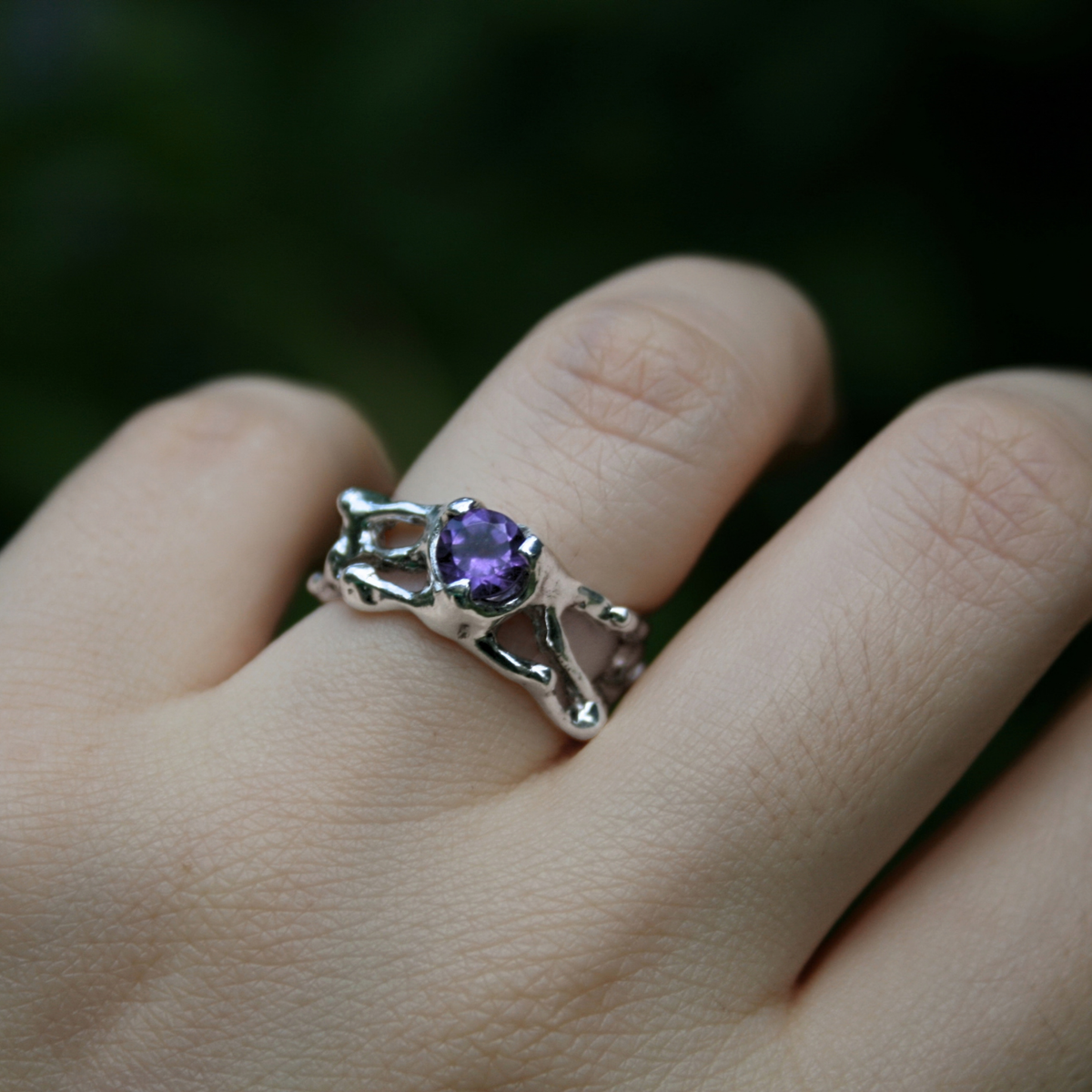 Anillo natal de Acuario- Amatista