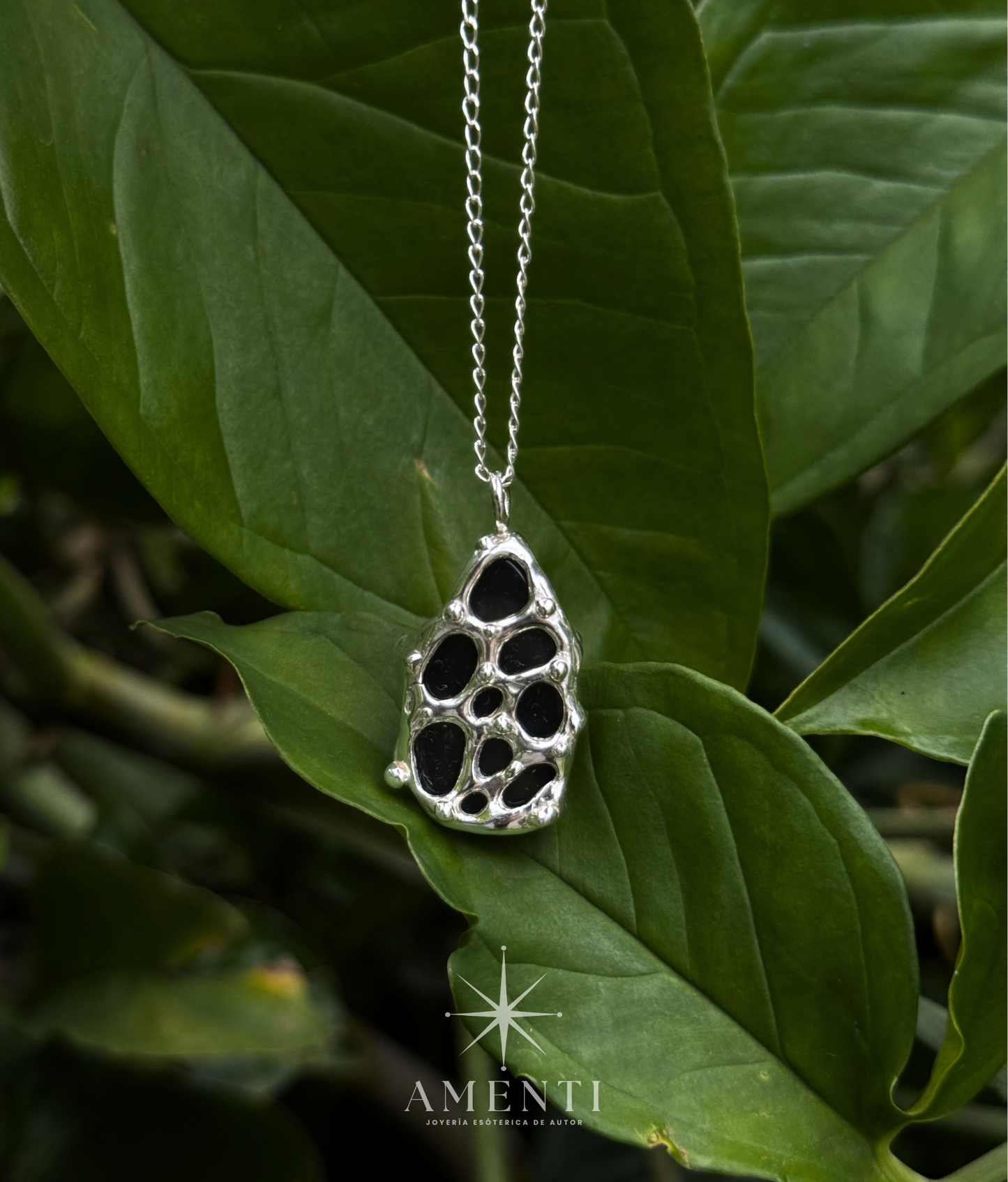 Dije Natal de Escorpio- Obsidiana