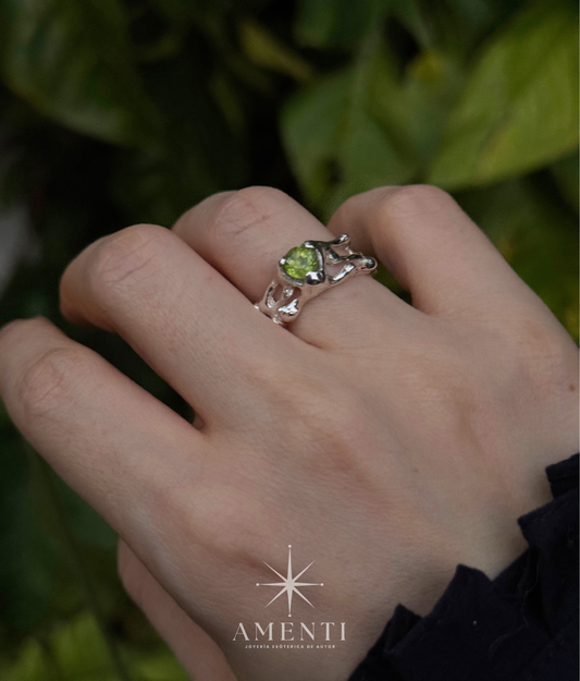 Anillo natal de Leo- Peridoto